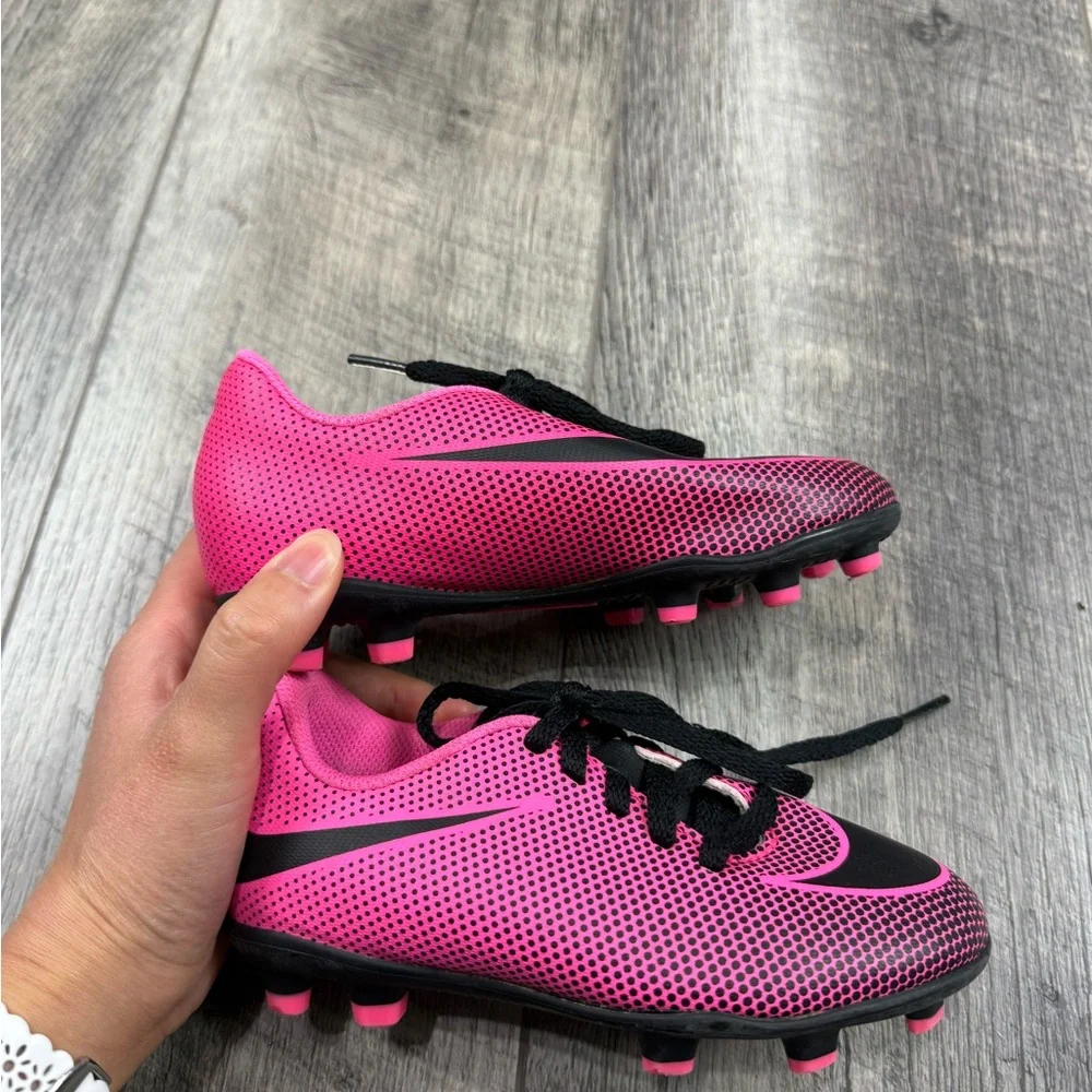 Nike Kids Pink/Black Soccer Cleats‎